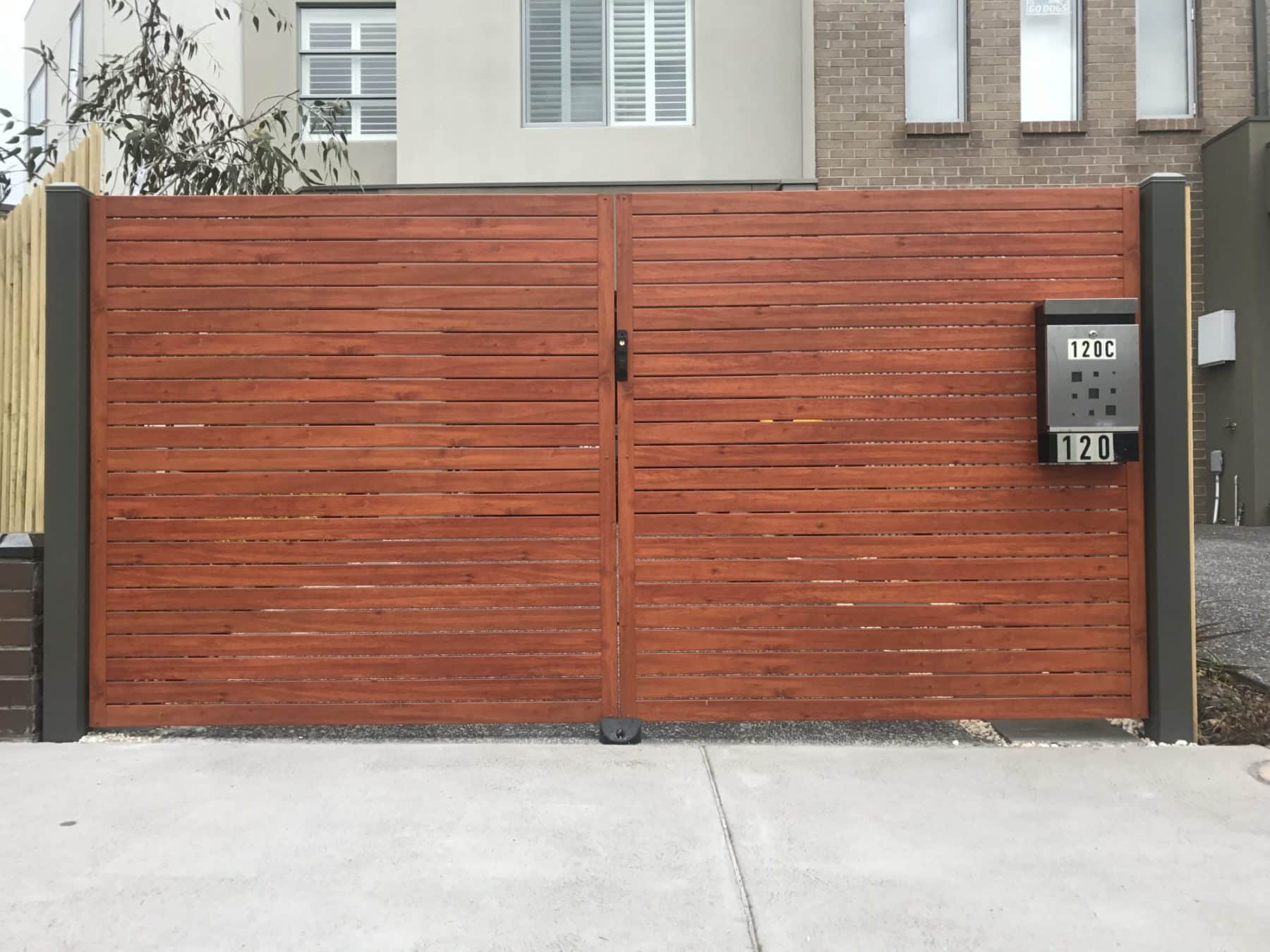 Cedar and woodland grey Aliscreen driveway gates